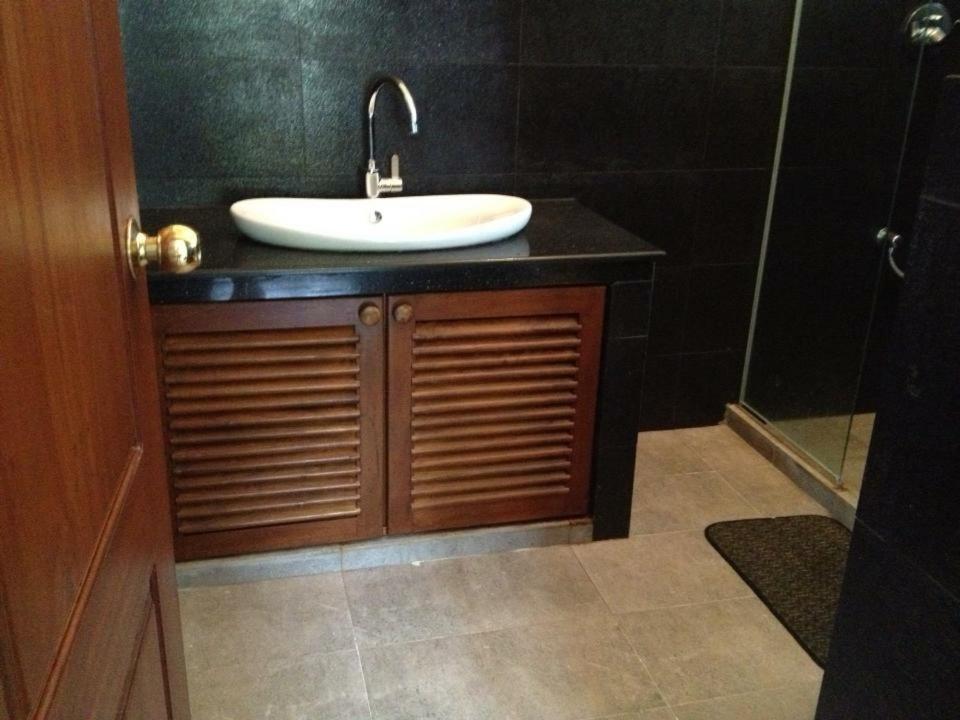 Battaramulla Boutique Villa Sri Jayewardenepura Kotte Bagian luar foto