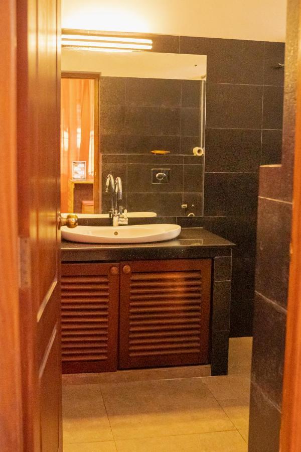 Battaramulla Boutique Villa Sri Jayewardenepura Kotte Bagian luar foto